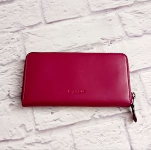 Coach maron, plum leather zip wallet
